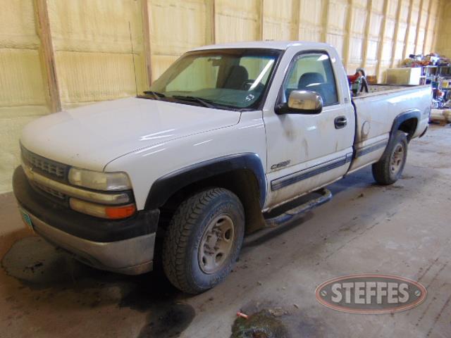 2000 Chevrolet K2500_0.JPG